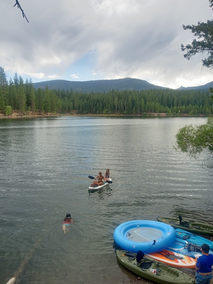 summer-2025-lake-with-jules